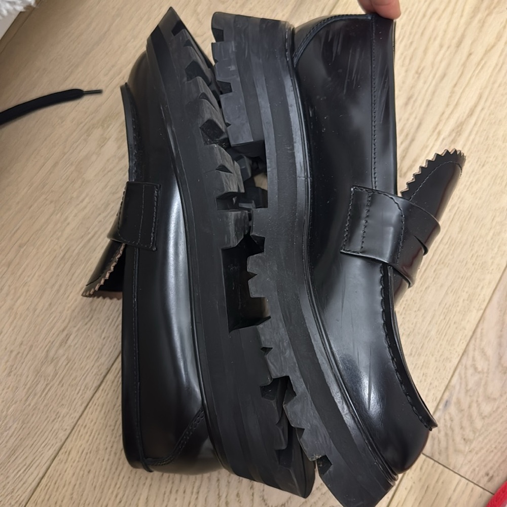 ALEXANDER MCQUEEN Wander leather loafers - Picture 4 of 5